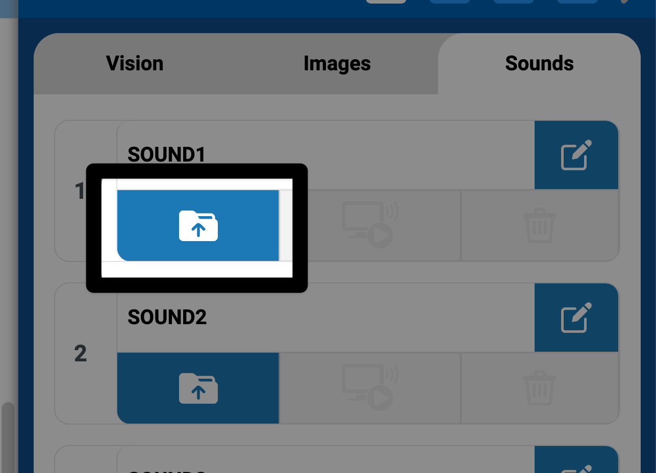 Una captura de pantalla en primer plano de la pestaña Sonido en el panel de control de VEXcode AIR abierto, con el icono de carga, una carpeta de archivos con una flecha hacia arriba, resaltada en la fila 1.
