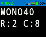 La pantalla del Cerebro mostraba números y letras impresos con una fuente MONO 40 de tamaño. En la parte inferior de la pantalla, se leía R:2 C:8.